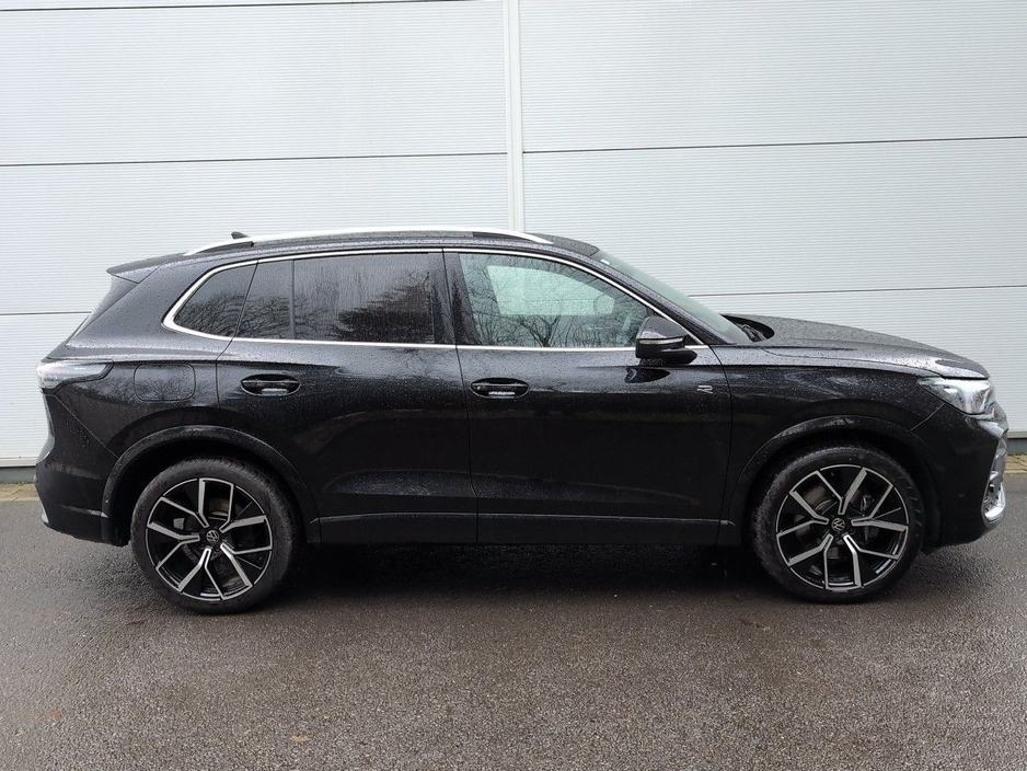 2024 Volkswagen Tiguan 2.0 TDI 150HP R-Line DSG Electric Boot €52,995