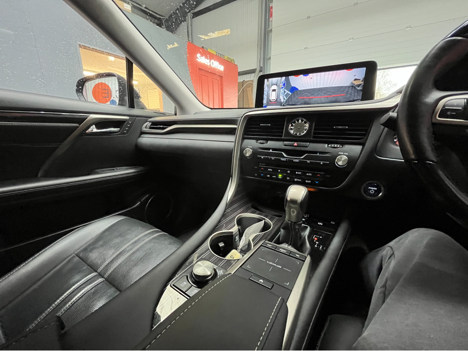 2020 Lexus RX 450hL - image 23