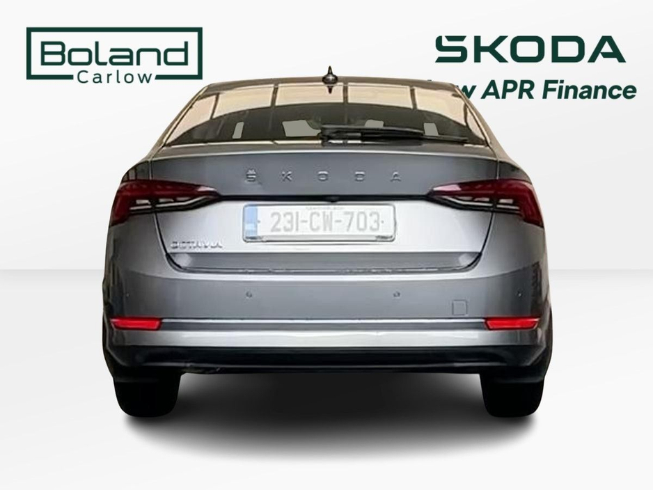 2023 Skoda Octavia - image 12