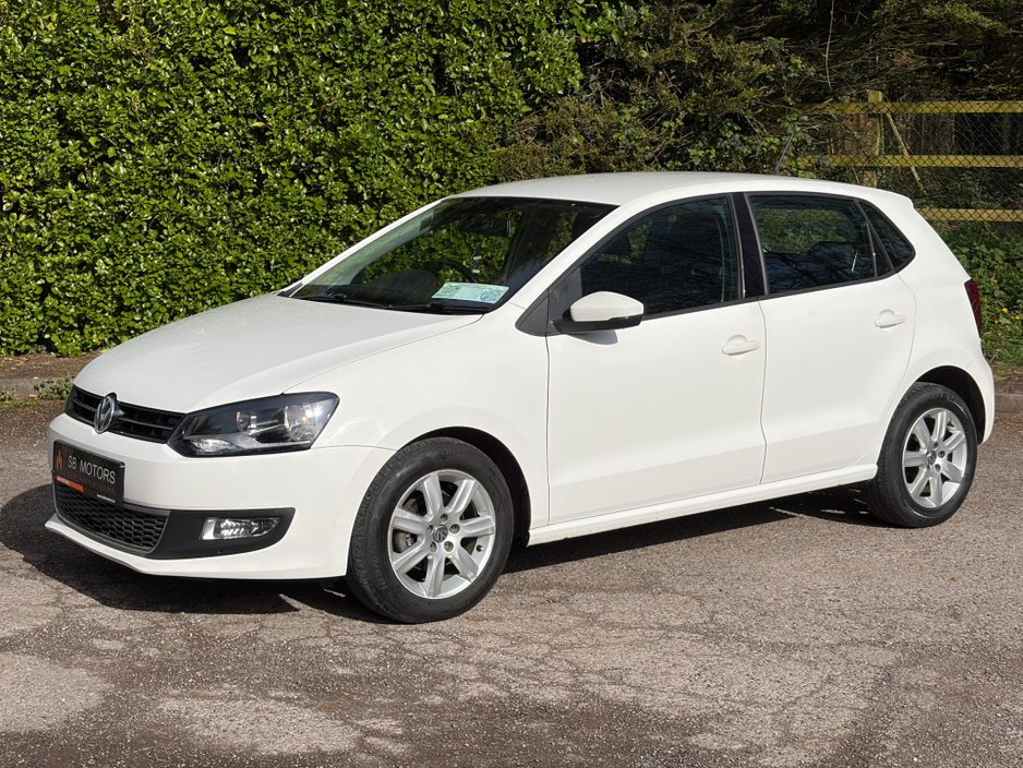 2011 Volkswagen Polo - image 3