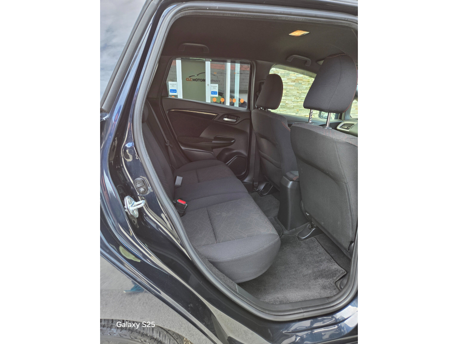 2016 Honda Fit - image 13