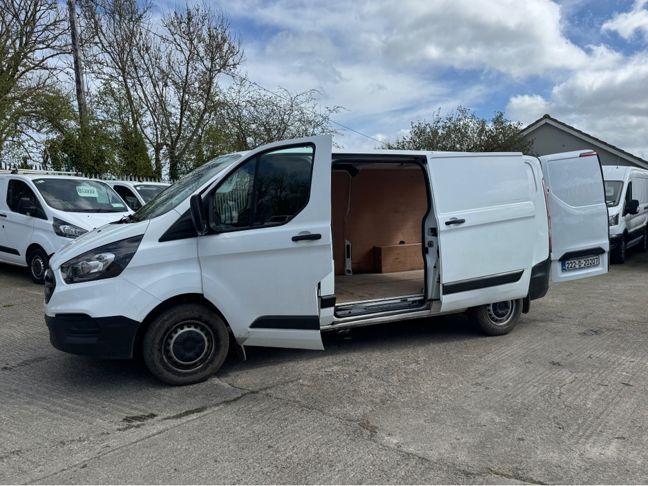 2022 Ford Transit Custom - image 5