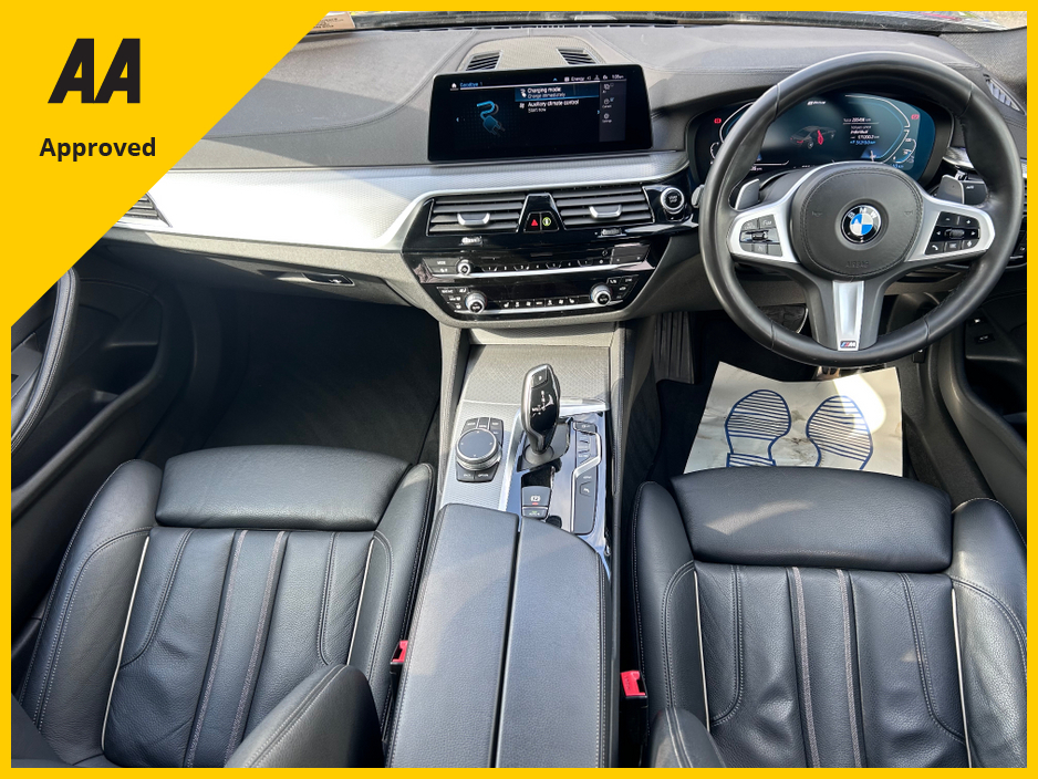 2019 BMW 5 Series - image 2