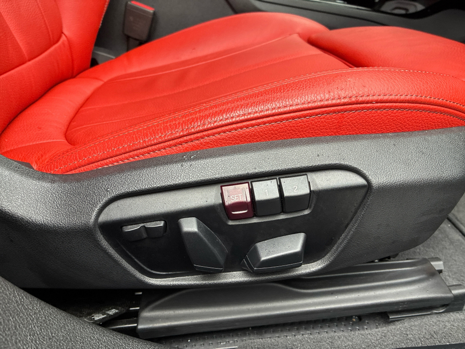 2020 BMW 1 Series - image 13