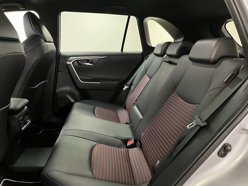 2022 Toyota Rav4 - image 8