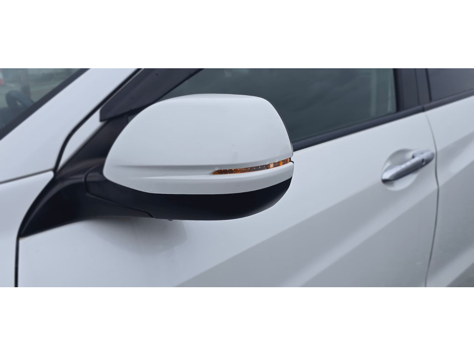 2016 Honda Vezel - image 10