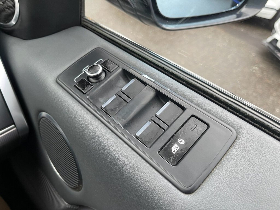 2015 Land Rover Range Rover Sport - image 29