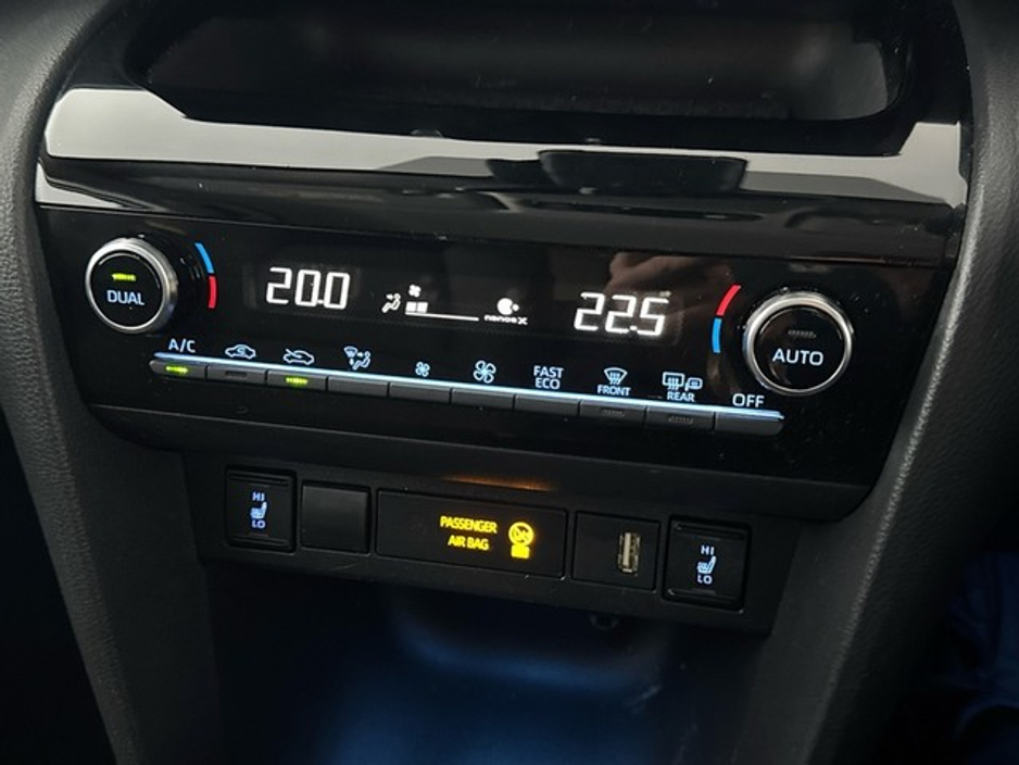 2024 Toyota Yaris Cross Hybrid SOL *Top Spec* €31,950