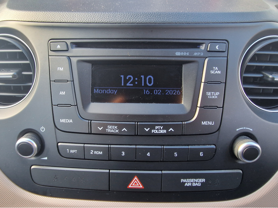 2016 Hyundai i10 S AIR **GREAT STARTER CAR** €7,450