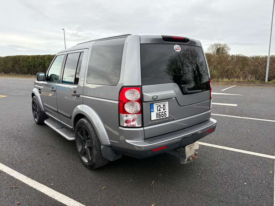 2012 Land Rover Discovery - image 5