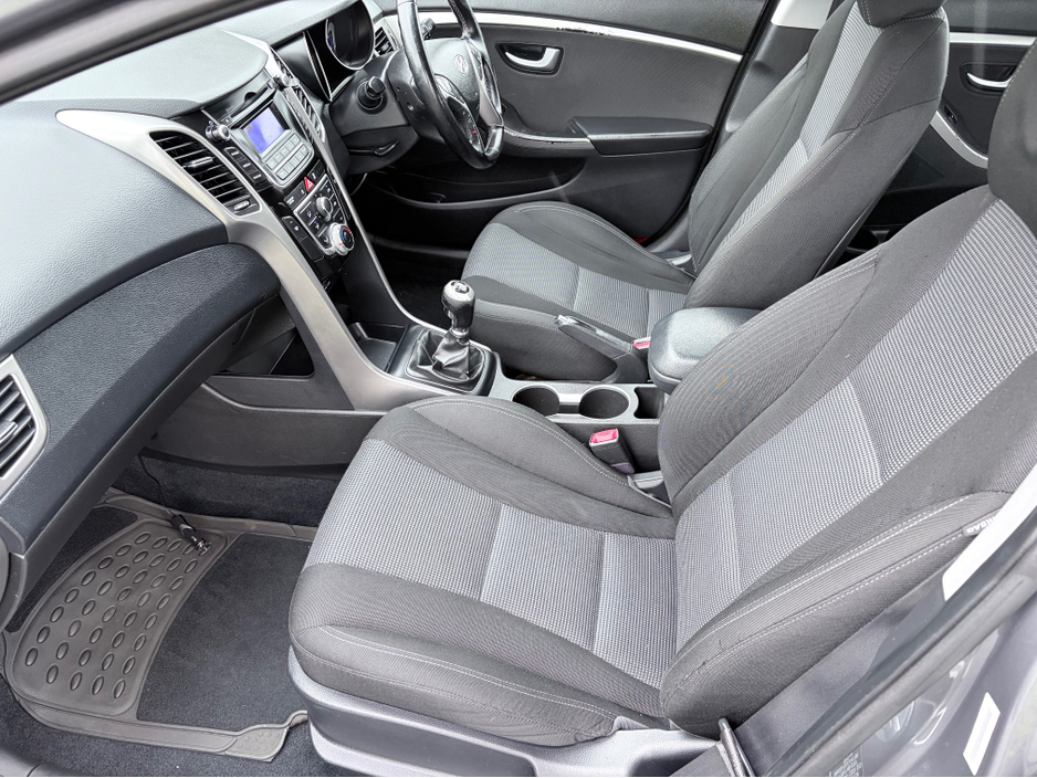 2013 Hyundai i30 - image 11