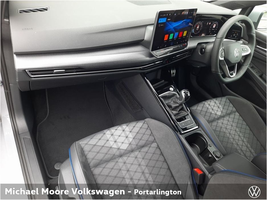 2026 Volkswagen Golf R-LINE 1.5TSI 150HP €42,838
