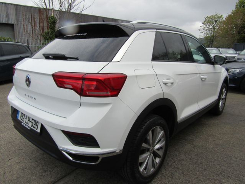 2019 Volkswagen T-Roc - image 8