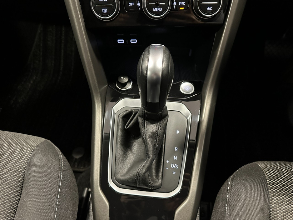 2021 Volkswagen T-Roc - image 32