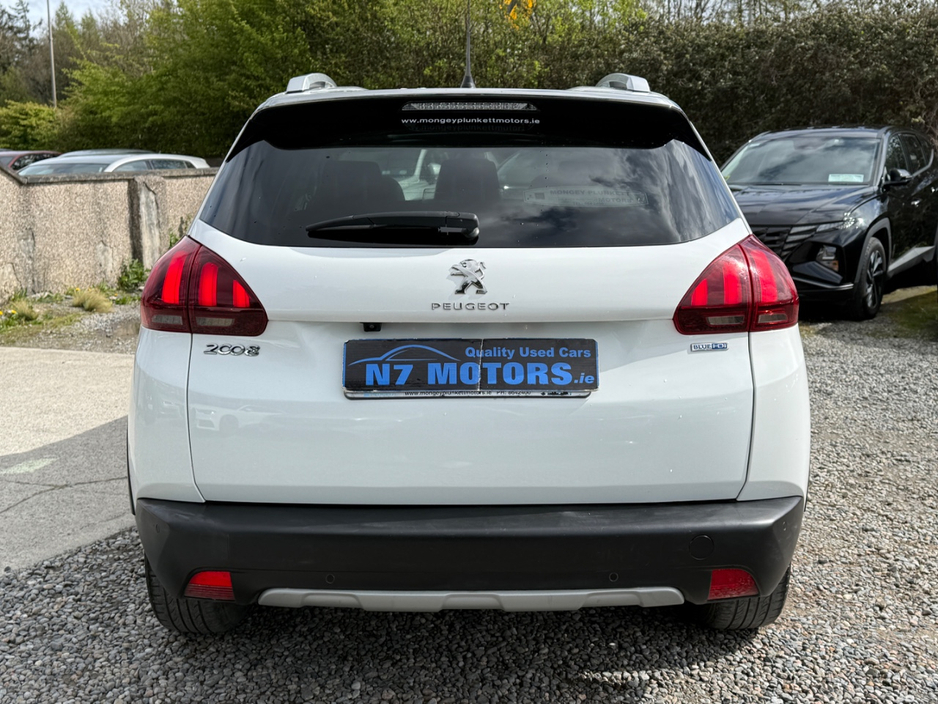 2016 Peugeot 2008 - image 4