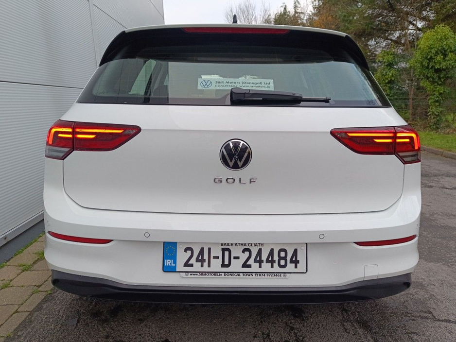 2024 Volkswagen Golf - image 7