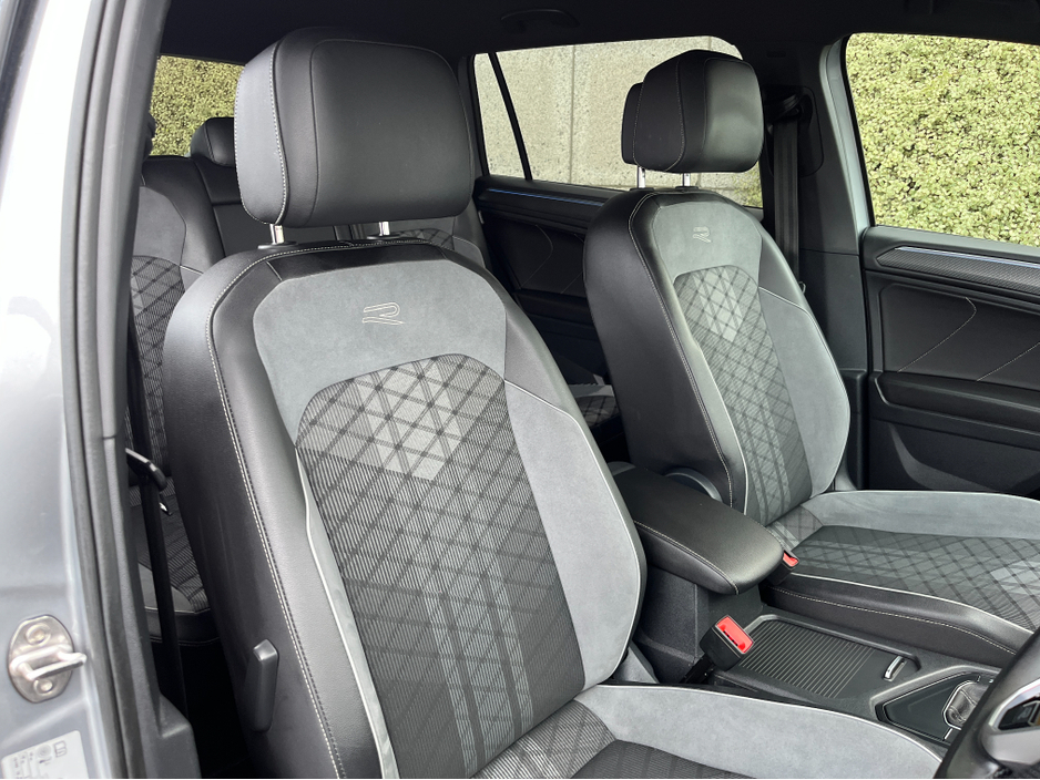 2023 Volkswagen Tiguan Allspace R-LINE 7 SEATER AUTOMATIC 2.0 TDI DIESEL //SAT NAV//ADAPTIVE CRUISE CONTROL//REVERSE CAMERA//HEATED SEATS AND STEERING WHEEL// €42,950