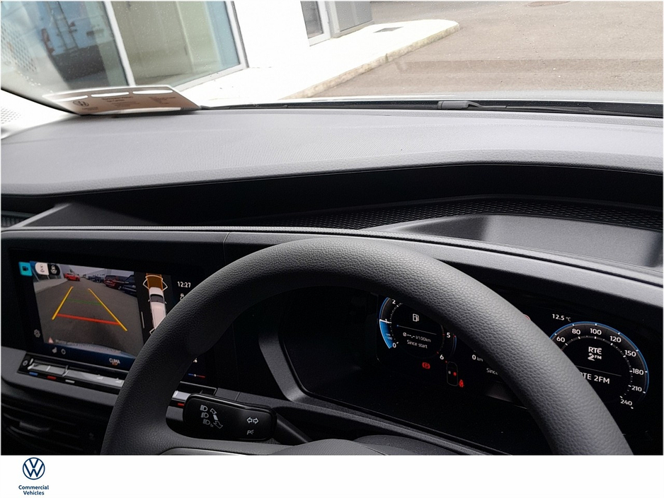 2025 Volkswagen Caddy - image 29