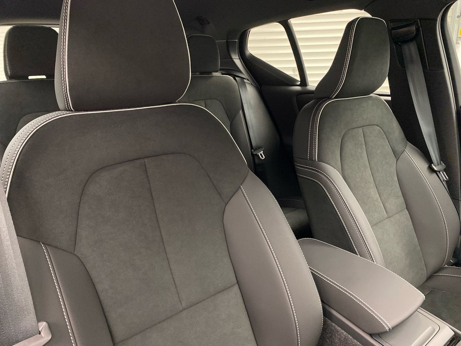 2026 Volvo XC40 - image 20