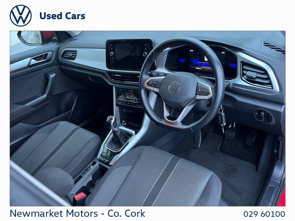 2024 Volkswagen T-Roc - image 11