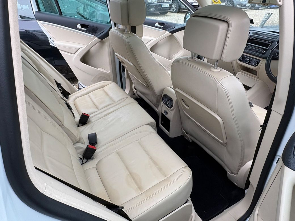 2014 Volkswagen Tiguan - image 15