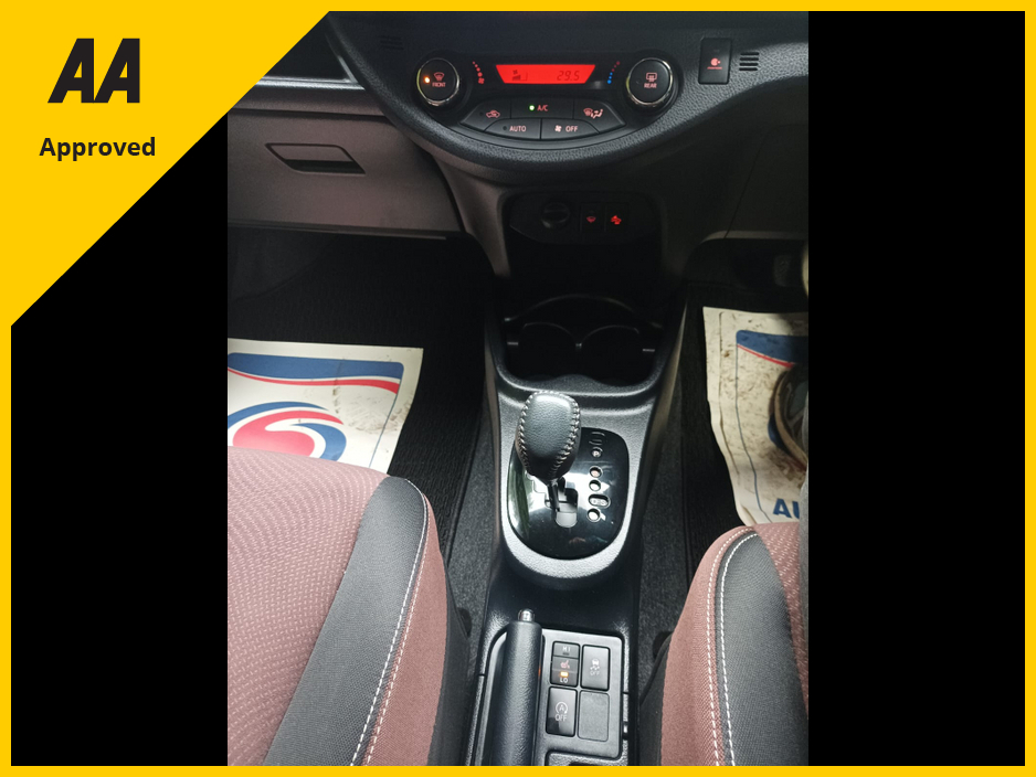 2017 Toyota Yaris TOP SPEC ULTIMA 1.3 PETROL AUTOMATIC WITH ONLY 23,136kms FACTORY IMMOBILISER PROXIMITY KEYS PUSH BUTTON START MULTI FUNCTION STEERING WHEEL REVERSE CAMERA ANDROID AUTO & APPLE CAR PLAY 2 YEARS NCT €13,995