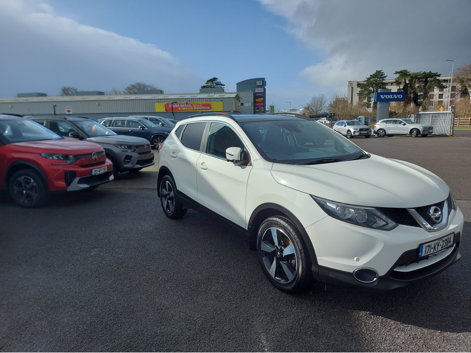 2017 Nissan Qashqai - image 3