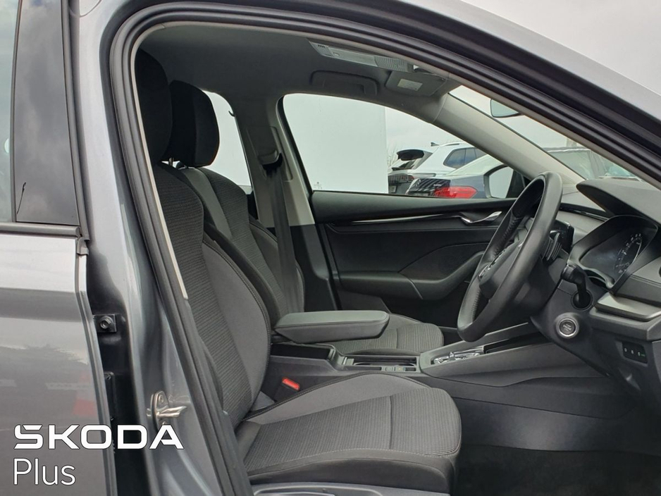 2024 Skoda Octavia - image 8