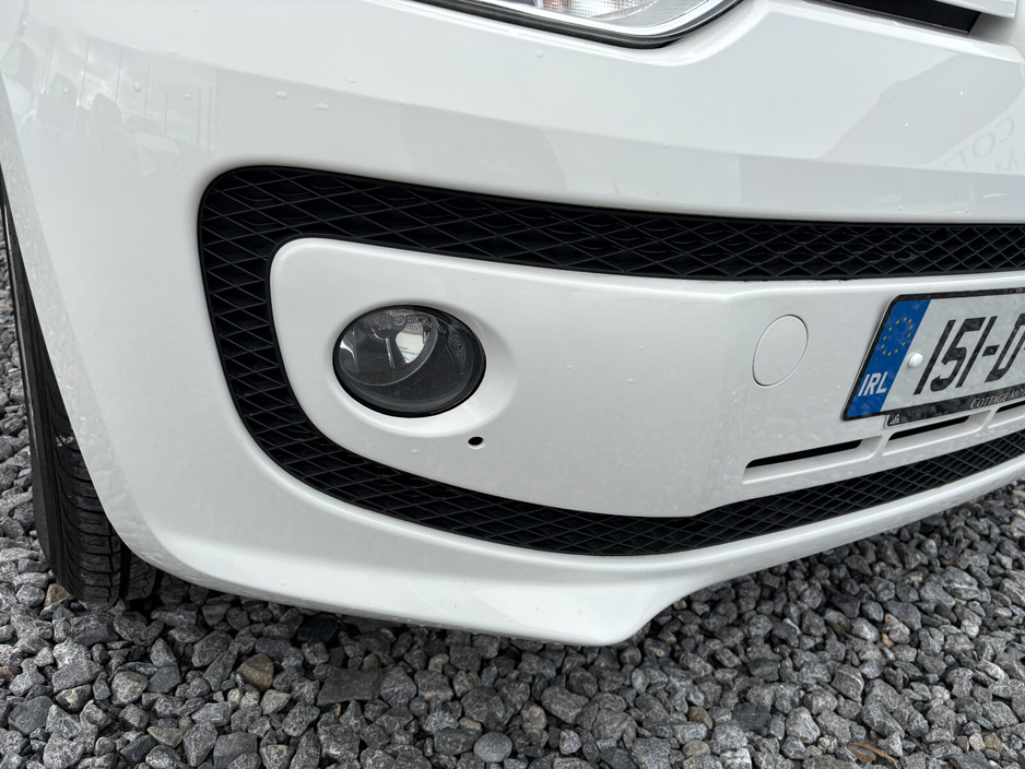 2015 Volkswagen up! - image 8