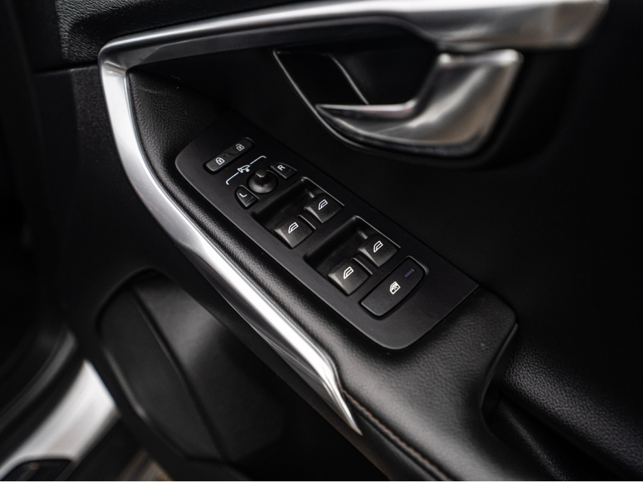 2014 Volvo V40 2014 Volvo V40 Cross Country Auto/New NCT/Warranty €10,888