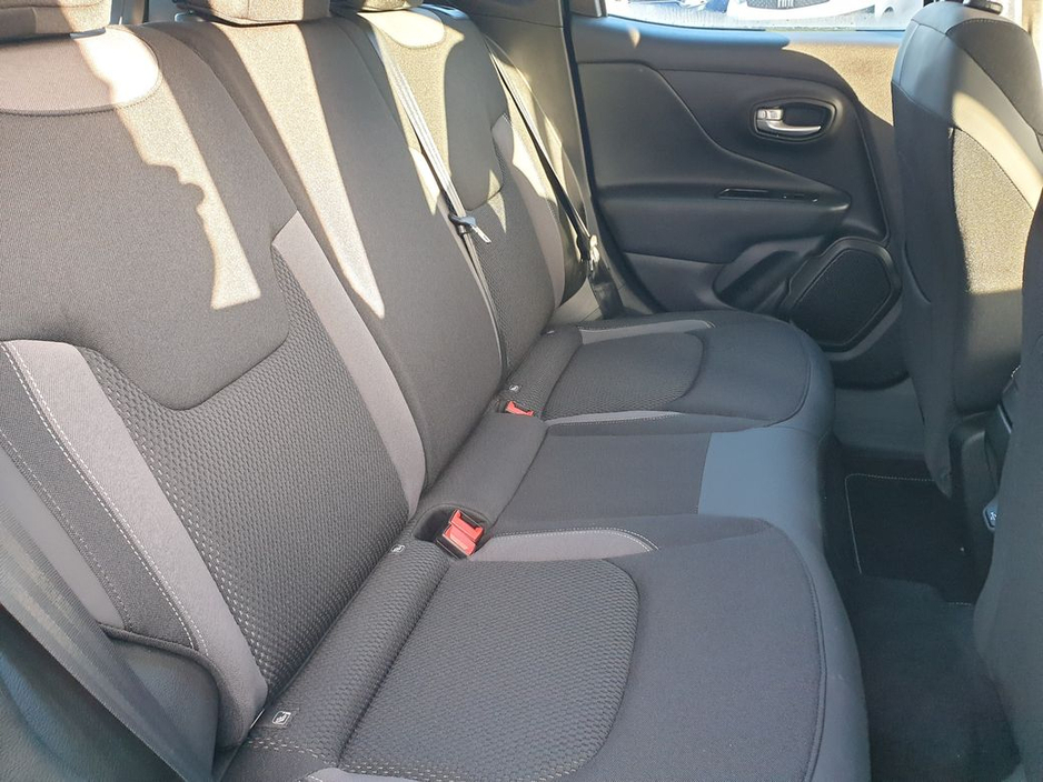 2024 Jeep Renegade - image 23