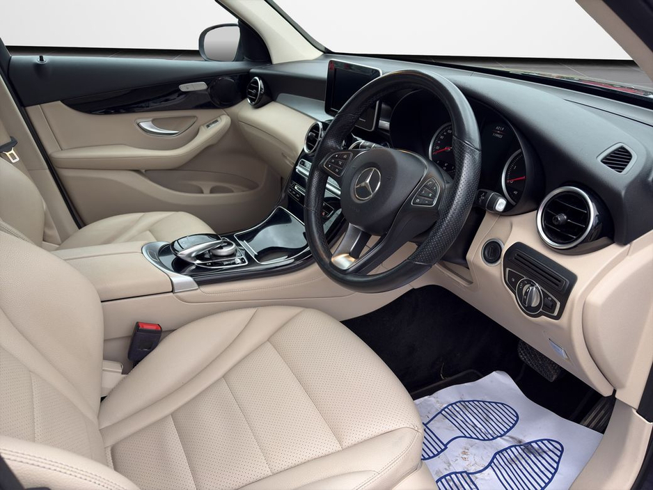 2019 Mercedes-Benz GLC Class - image 9