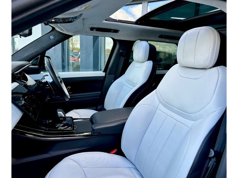 2024 Land Rover Range Rover Sport - image 10