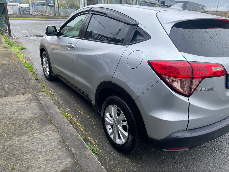 2015 Honda Vezel - image 7