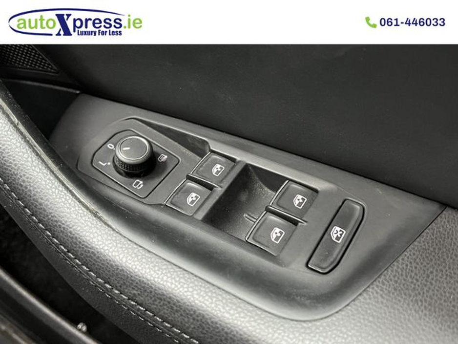 2020 Volkswagen Passat - image 36