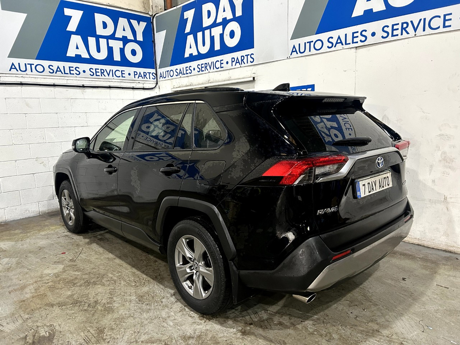 2023 Toyota Rav4 - image 5