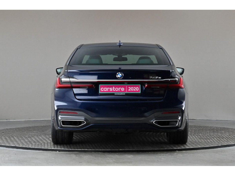 2020 BMW 7 Series - image 8