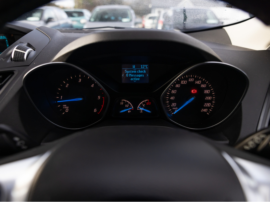 2015 Ford Kuga ZETEC 2.0 TDCI 120PS FWD 4 4DR €11,950