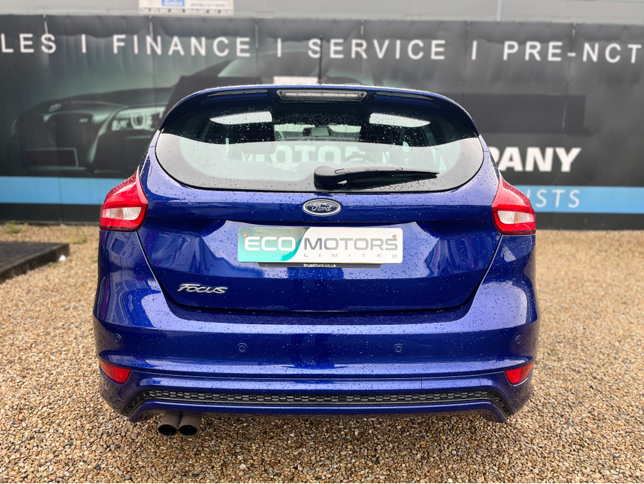 2017 Ford Focus - image 5