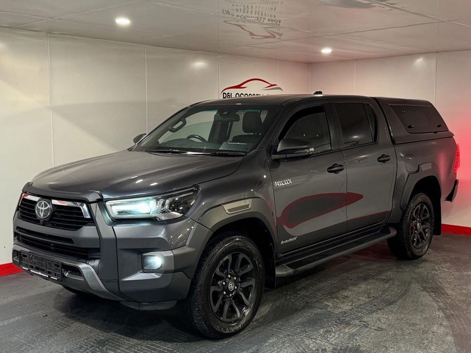 2022 Toyota Hilux - image 8