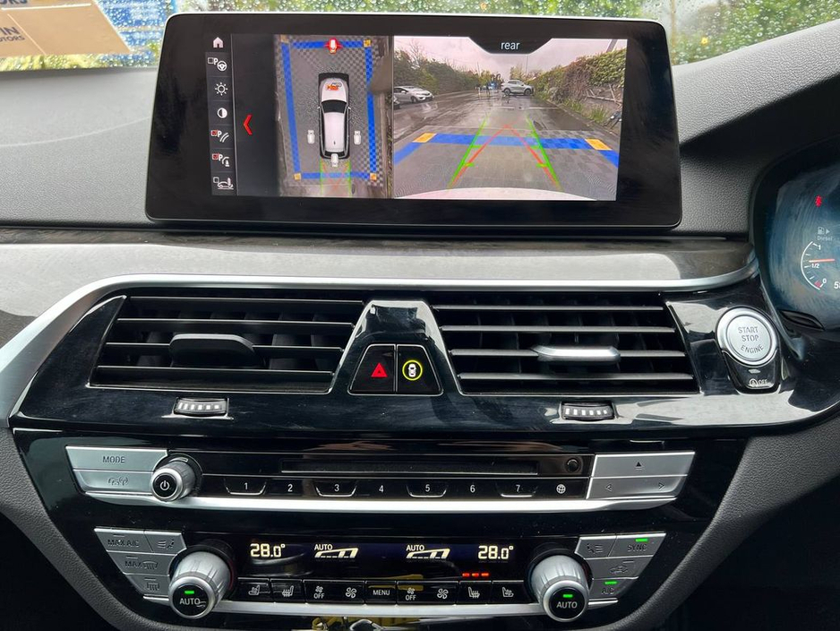 2019 BMW 5 Series - image 7