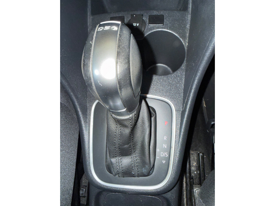 2016 Volkswagen Polo - image 11