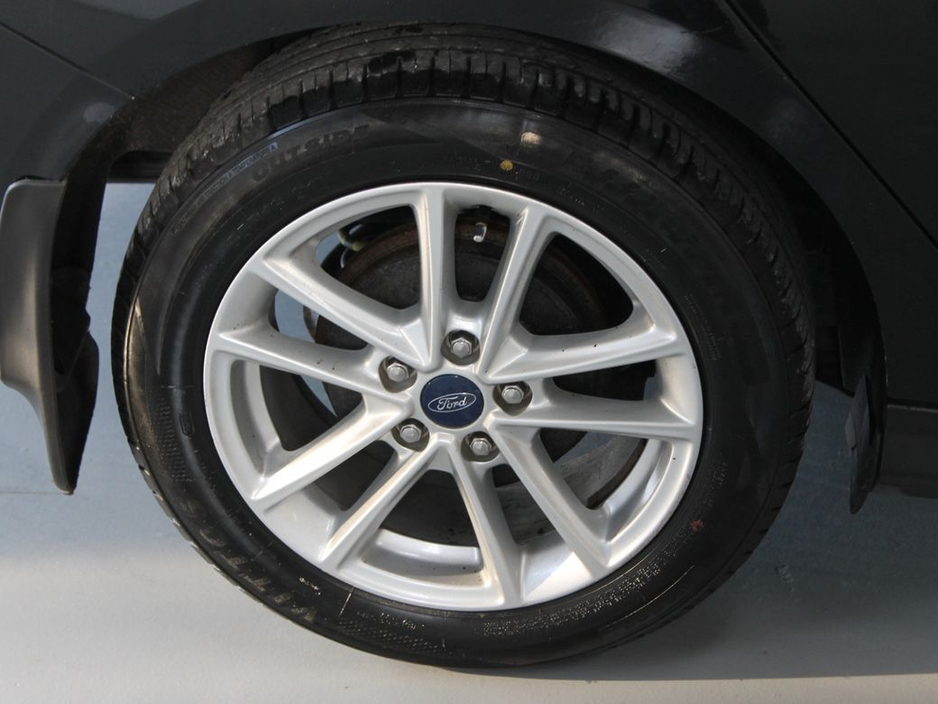 2014 Ford Focus - image 26