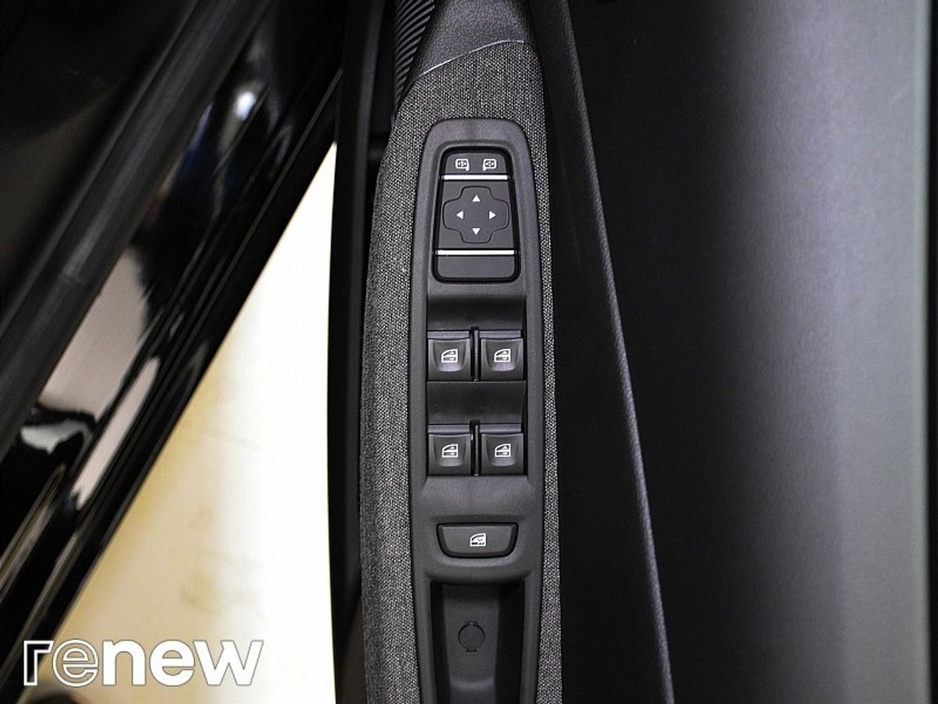 2021 Renault Zoe - image 24