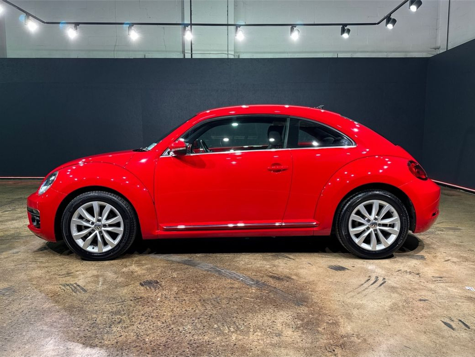 2019 Volkswagen Beetle - image 6