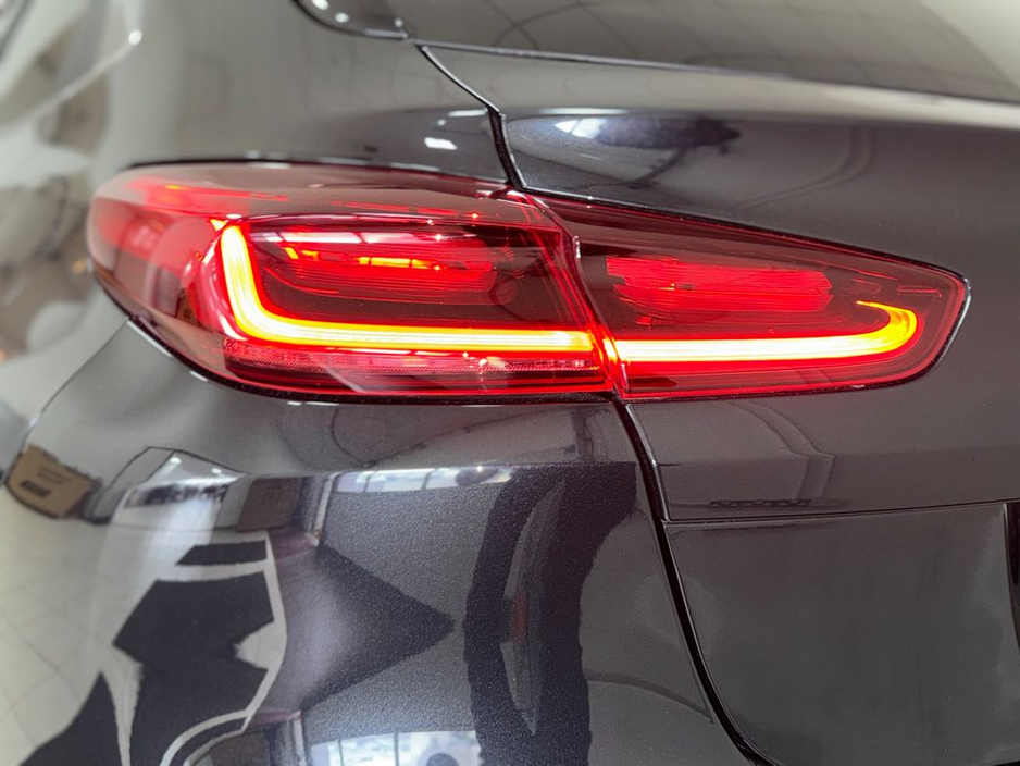 2020 Kia XCeed - image 9