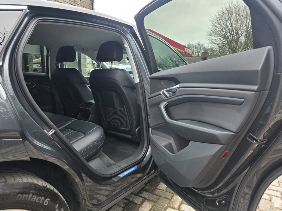 2022 Audi e-tron - image 14