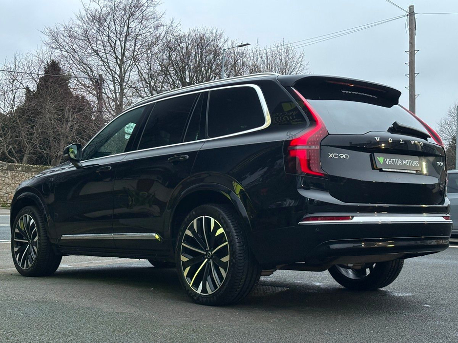 2025 Volvo XC90 - image 9