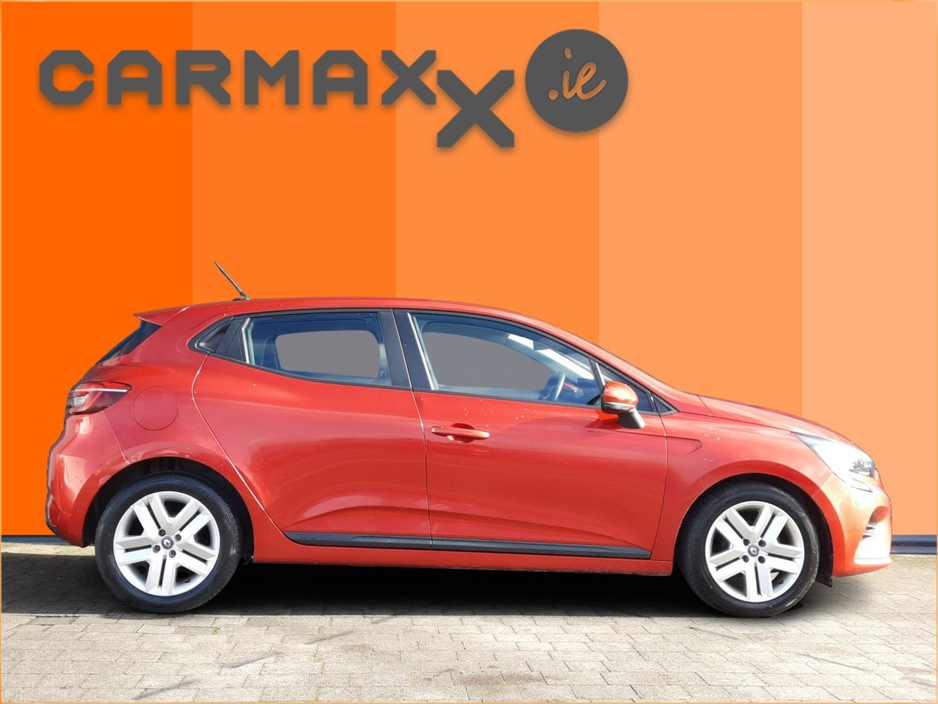 2022 Renault Clio - image 5