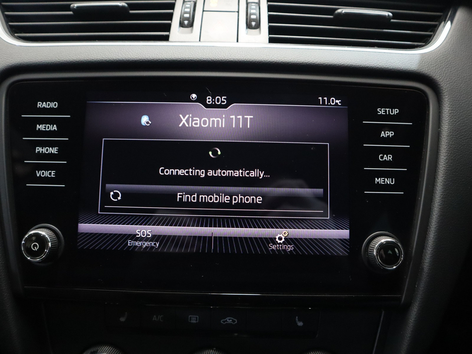 2020 Skoda Octavia - image 21